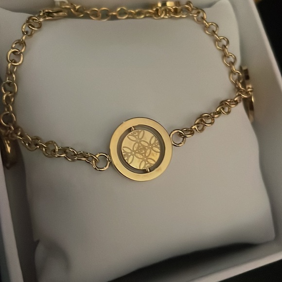 Michael Kors gold flip glitz 4 charms bracelet. - Picture 3 of 8